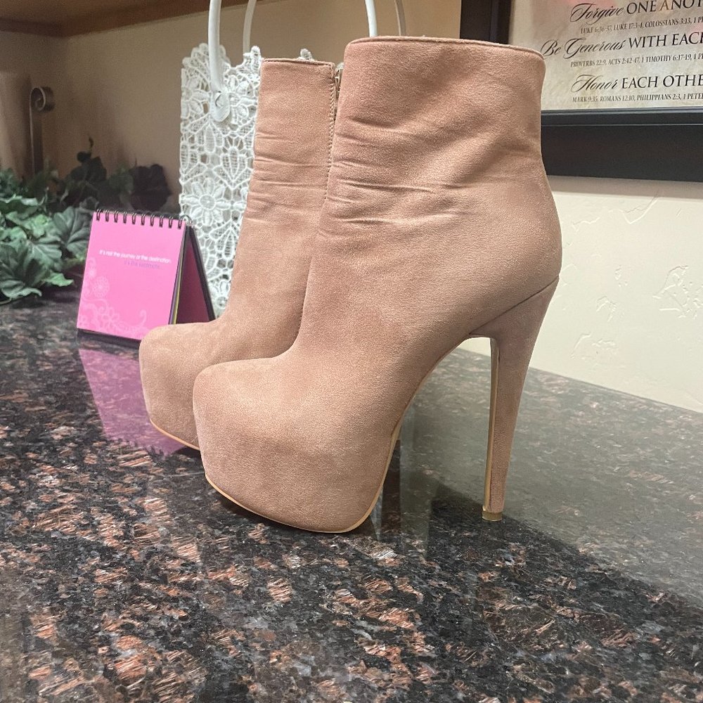 OnlyMaker Dusty Pink Slim Ankle Boots - Size 8